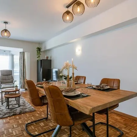 Characterful With Lateral Sea View Apartment *
