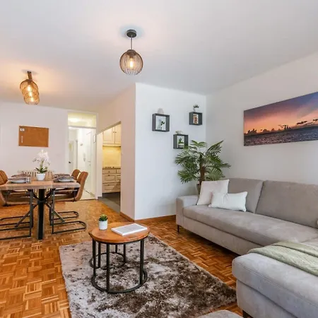 Characterful With Lateral Sea View Apartman *